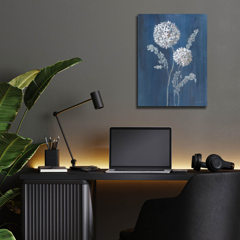 «Airy Blooms 2 Dark Blue» par Danhui Nai, art mural en verre acrylique, H 16 po x l 12 po x P 0,13 po