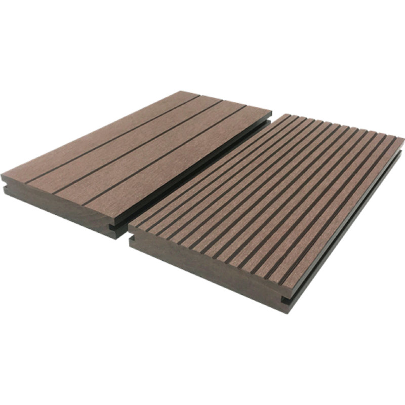 Planche de terrasse en composite 71,8 "x 5,43" en brun