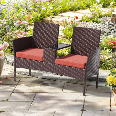 Outdoor PE Wicker Loveseat, 2‑Seater Patio Rattan Conversation Sofa with Built‑in Tempered Glass Table & Thick Cushions, All‑Weather Bench Furniture for Backyard Porch Garden Deck, Red