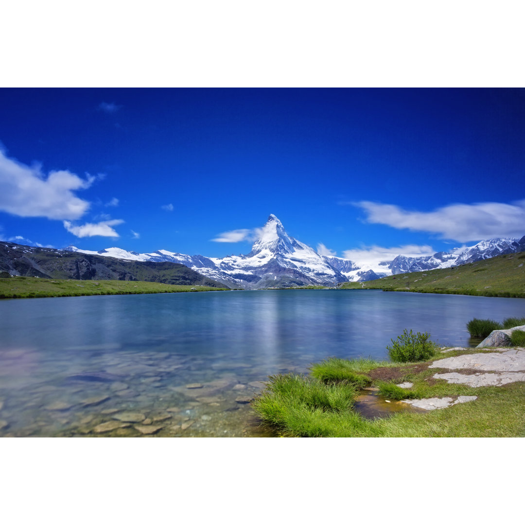 Sonniger Tag mit Blick auf das Matterhorn