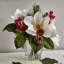 Arrangement floral mélangé dans un vase