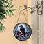 Corbeau de style vitrail perché sur une branche avec vitrail Suncatcher pour décor de fenêtre-1205048643
