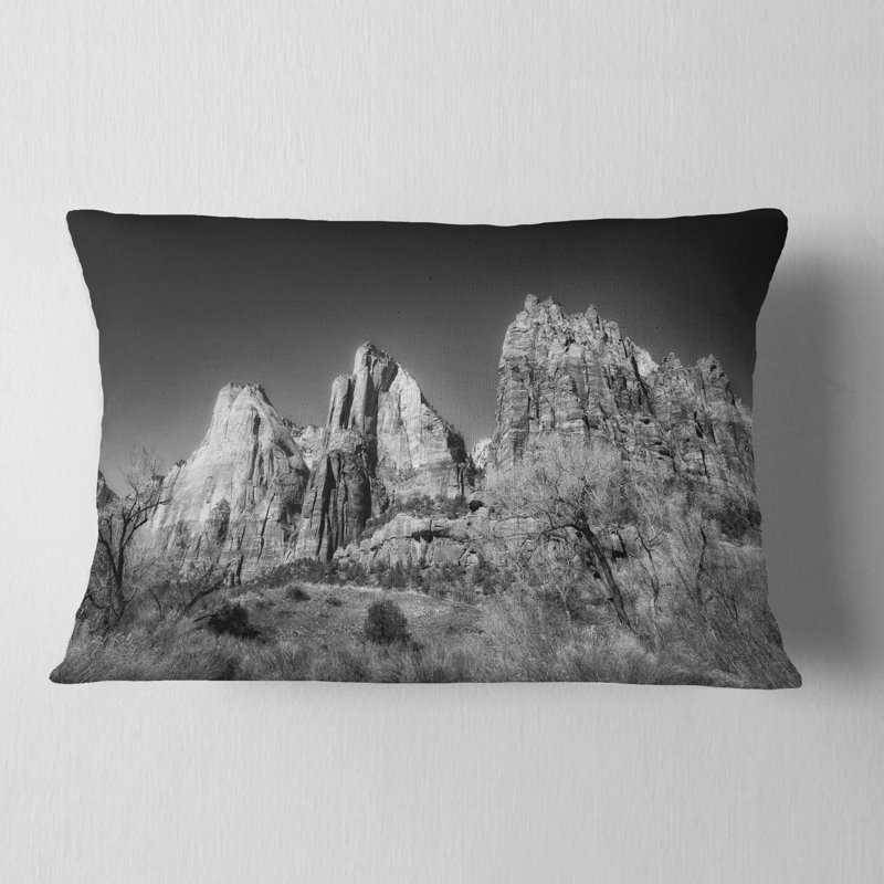 Coussin décoratif Rising Red Rocks - noir et blanc
