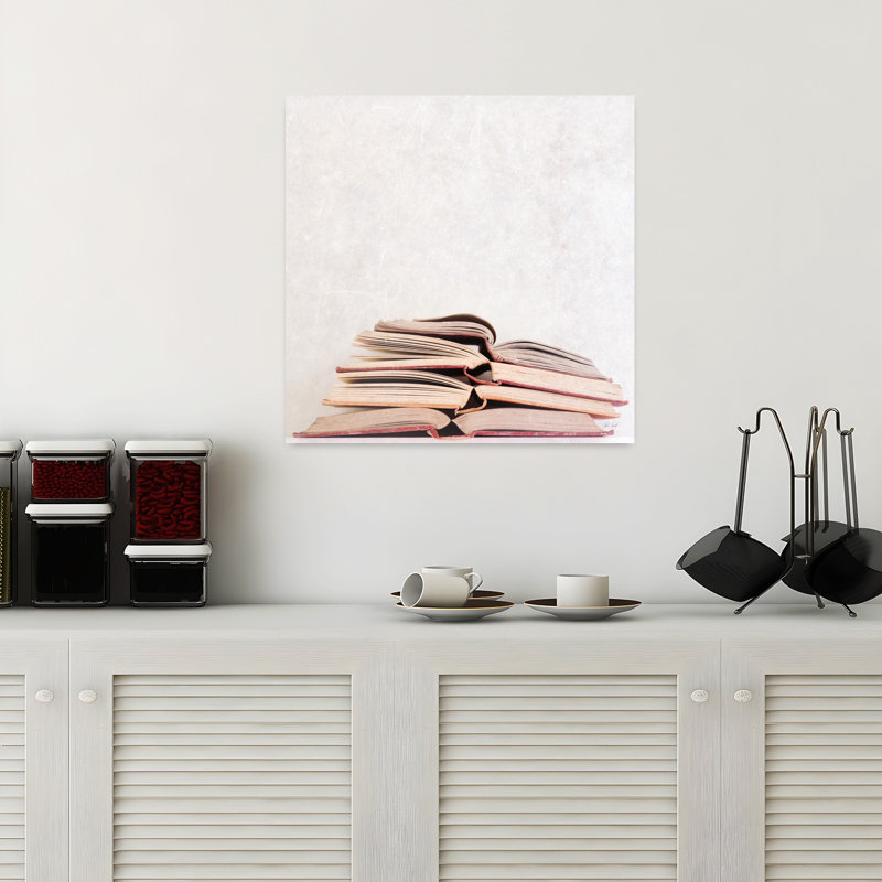 Art contemporain avec des livres beiges, H 18 po x l 18 po