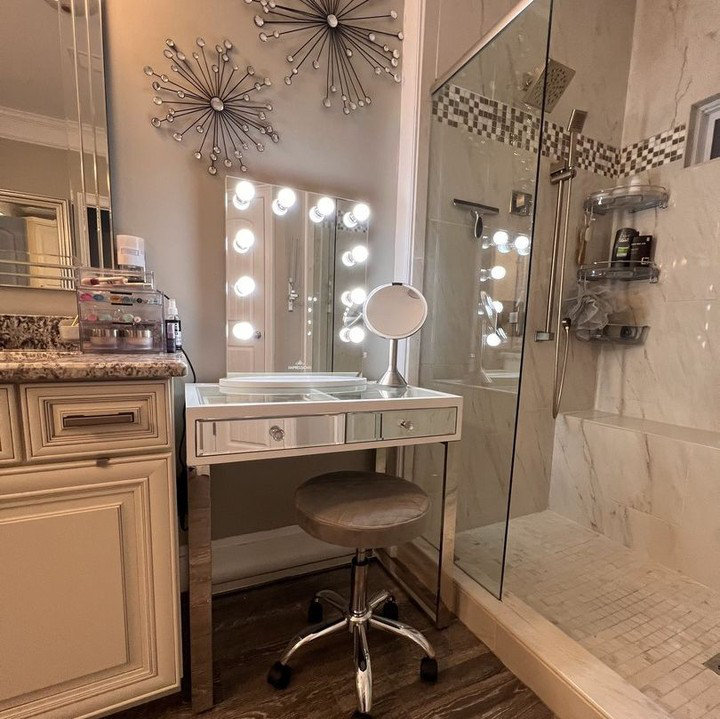 Mini SlayStation Kylie 1.0 Vanity Table with Clear View Glass Top + Vanity Mirror Bundle for Desk Everly Quinn Color: Silver