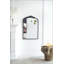 Miroir de conception classique avec cadre d'inspiration baroque pour salle de bain-578476586-578476585