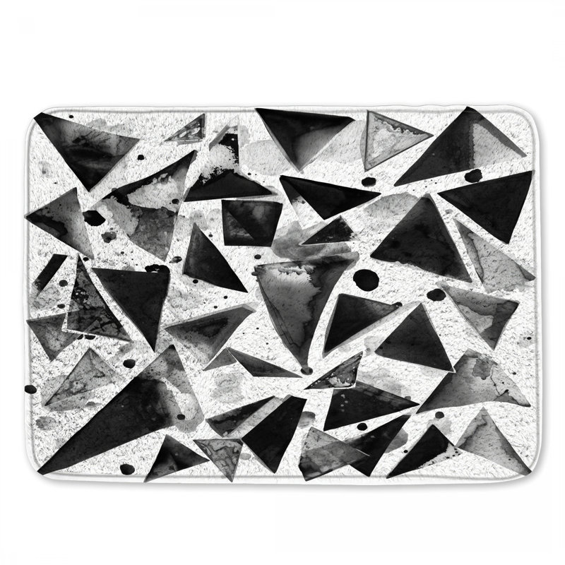 Tapis de bain Black Ink Triangles, L 34 po x L 21 po