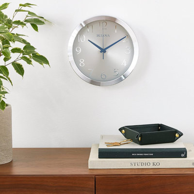 FBB68176465C44FEB21EFF14BF50E28F Winston Metal Wall Clock