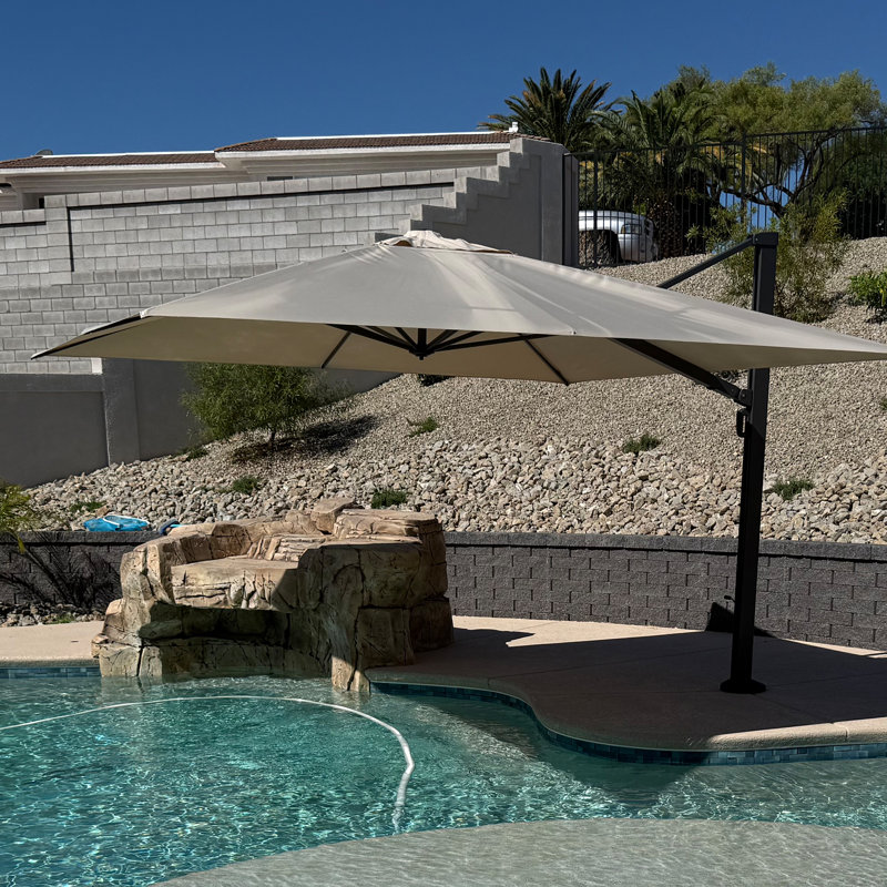 Parasol carré en porte-à-faux 12 'avec comptoir à manivelle et base creusée, beige, Polyester beige