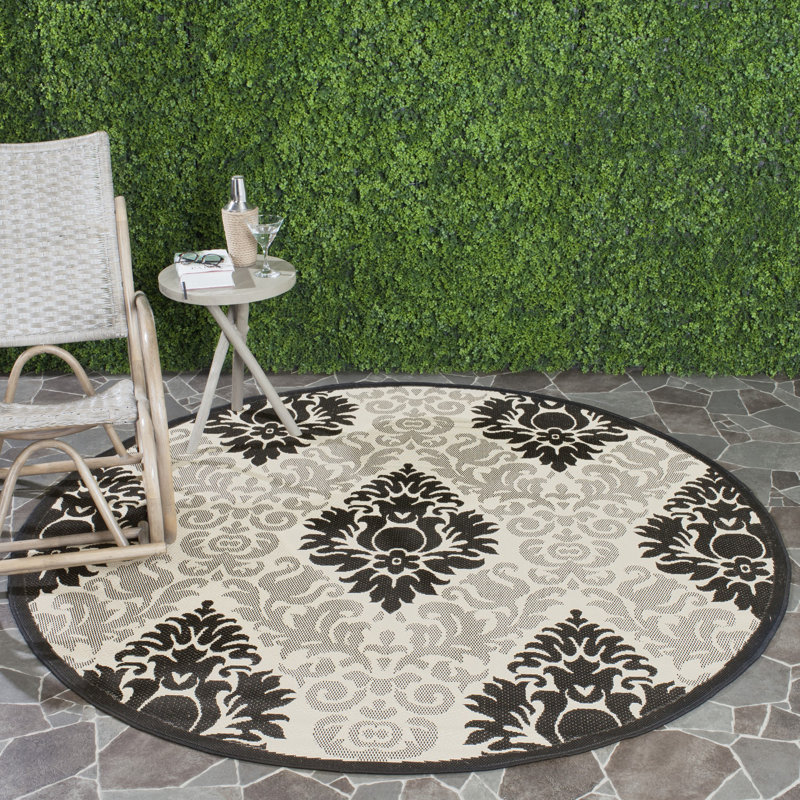 Arneshia Damask Sand/Black Area Rug, Round 6'7"