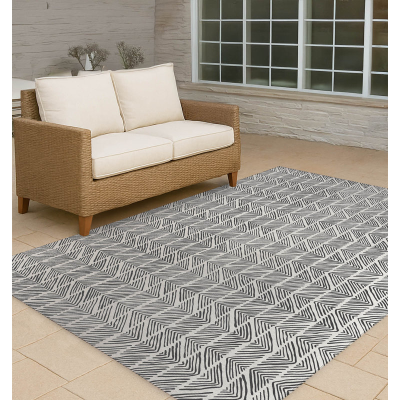 Tapis d'extérieur à rayures antidérapantes Chev, Rectangle 5 pi x 7 pi