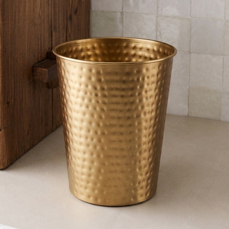 Poubelle de 1,8 gallon en métal martelé à la main pour le bureau à domicile, Doré