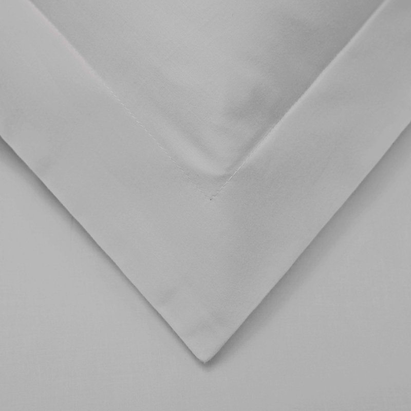 Laflamme Traditional Sateen Duvet Cover, Full / Queen Duvet Cover + 2 Standard Shams, Light Gray
