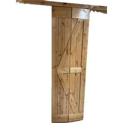 Porte de grange pliante en bois d'aulne fini avec ensemble de quincaillerie coulissante en bois