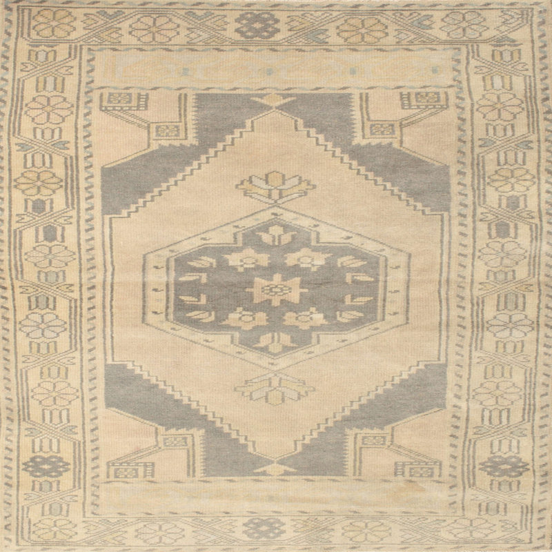 Tapis oriental beige, Carré 6 pi