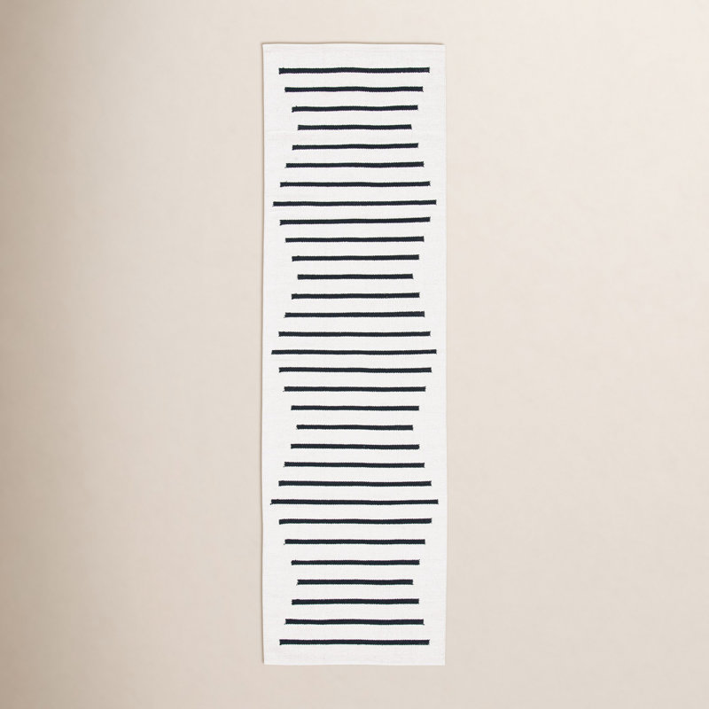 Mando Handmade Cotton Ivory/Black Rug, Runner 2'3" x 8'
