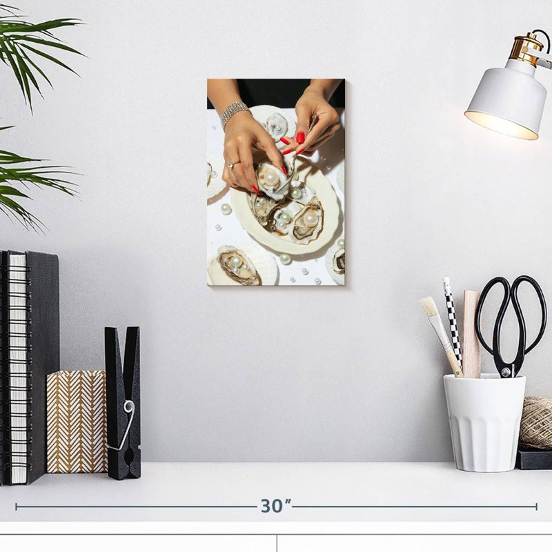 Huître et perles I, H 12 po x l 8 po