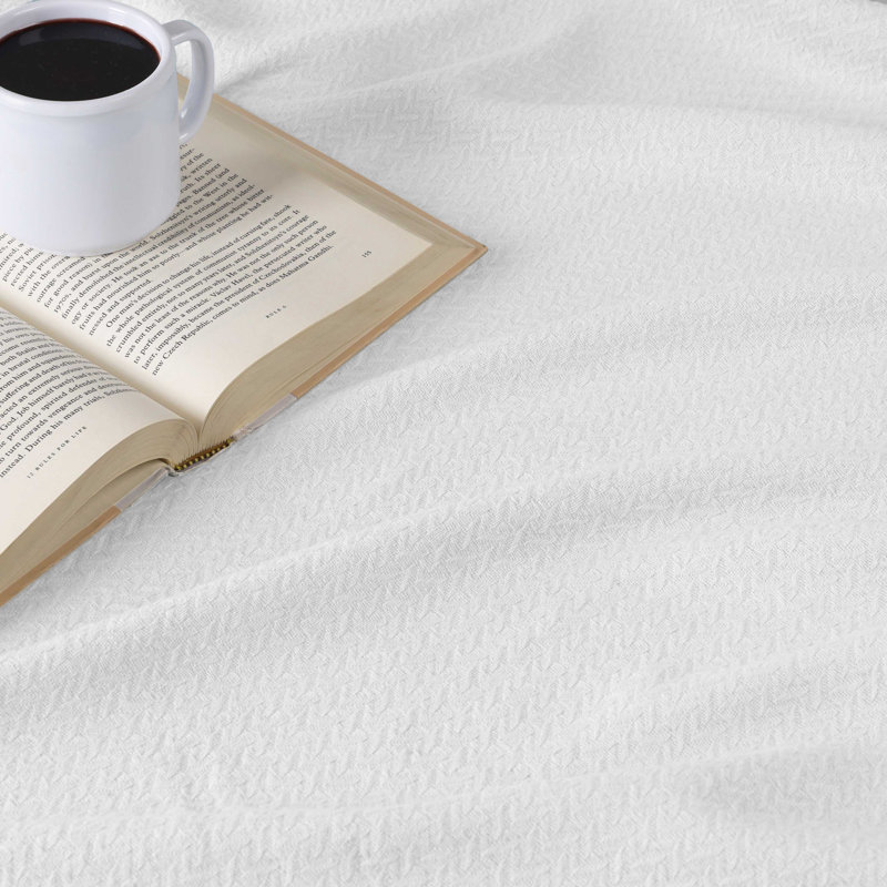 Full/Queen White Cotton Chevron Woven Blanket