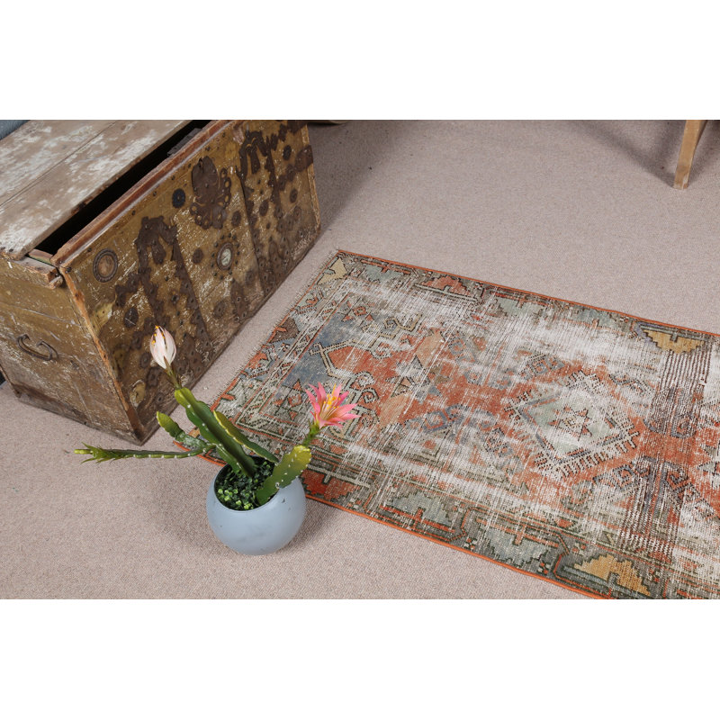 Découvrez le tapis turc rétro au charme exotique parfait pour la décoration boho chic dans le salon