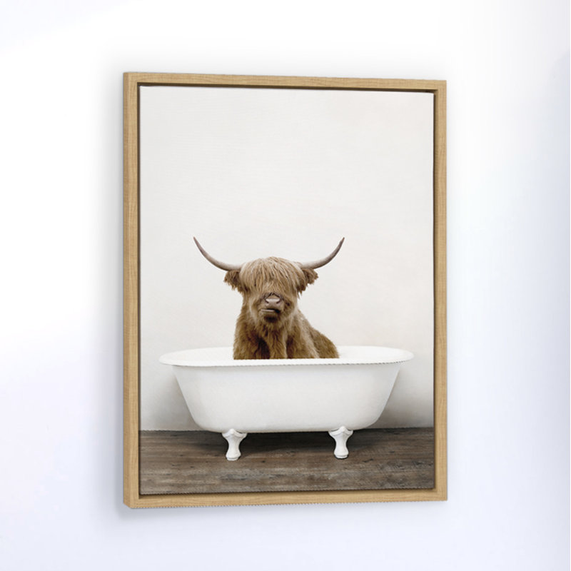 «Highland Cow in Tub Color» par Amy Peterson, reproduction d'art sur toile encadrée, Naturel, H 24 po x l 18 po