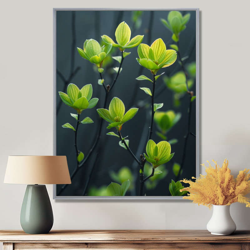 Fougère verte et noire «Meadow», Toile argentée avec cadre flottant, H 40 po x l 30 po x P 1,5 po