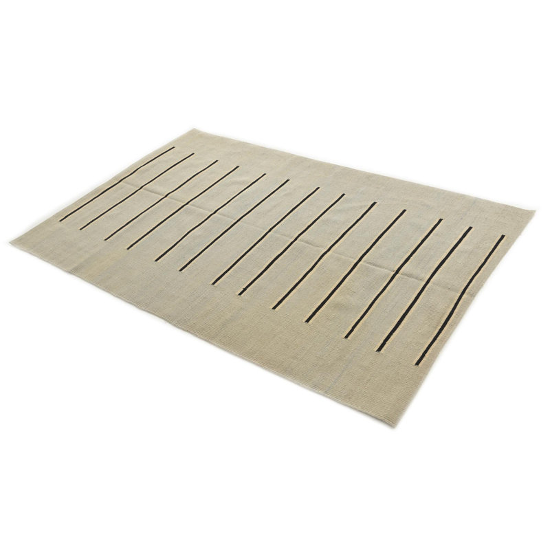 Tapis beige 4 pi 1 po x 6 pi 1 po
