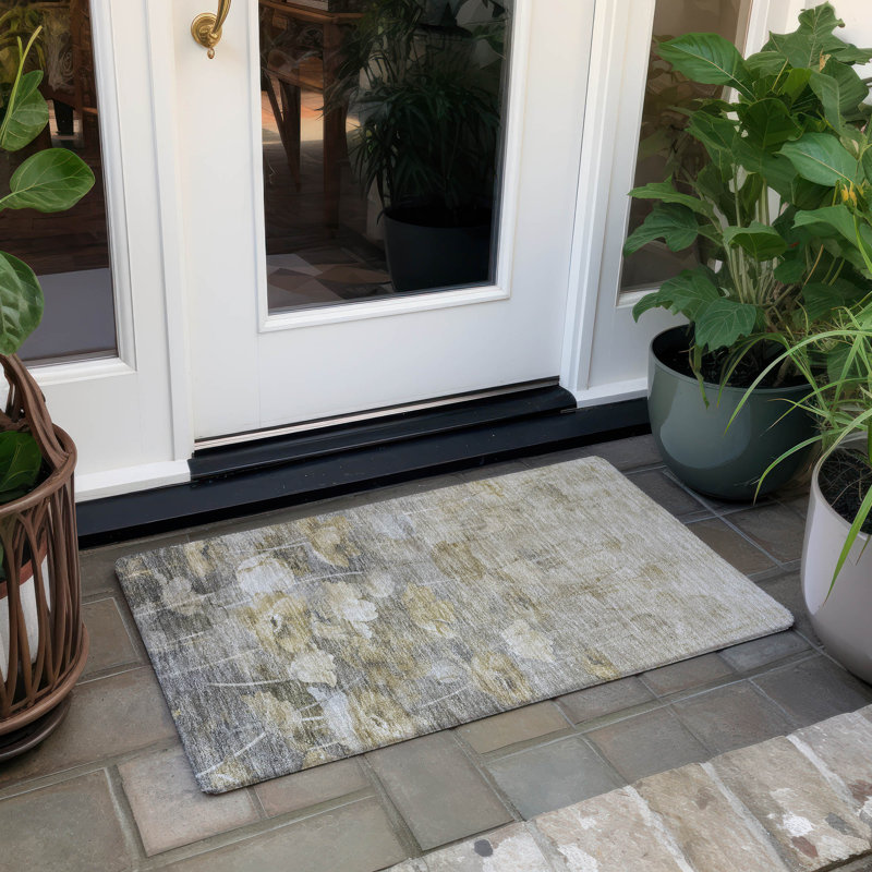 Khiri Floral Rug, Rectangle 1'8" x 2'6"