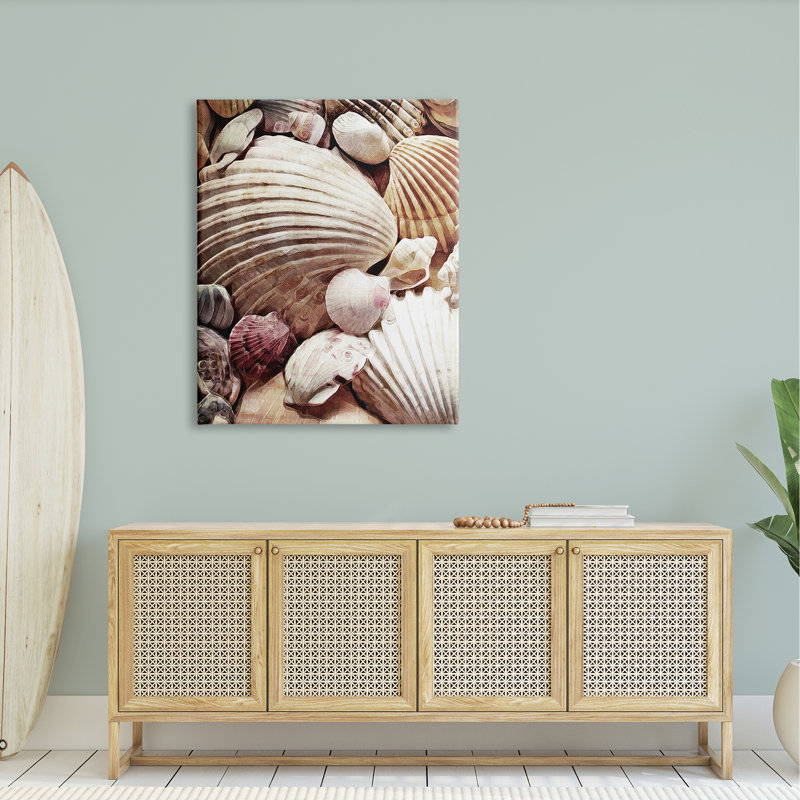Art nautique sur toile flottant, coquillages de palourdes, par Ashley Aldridge, H 48 po x l 36 po x P 1,5 po, Toile tendue