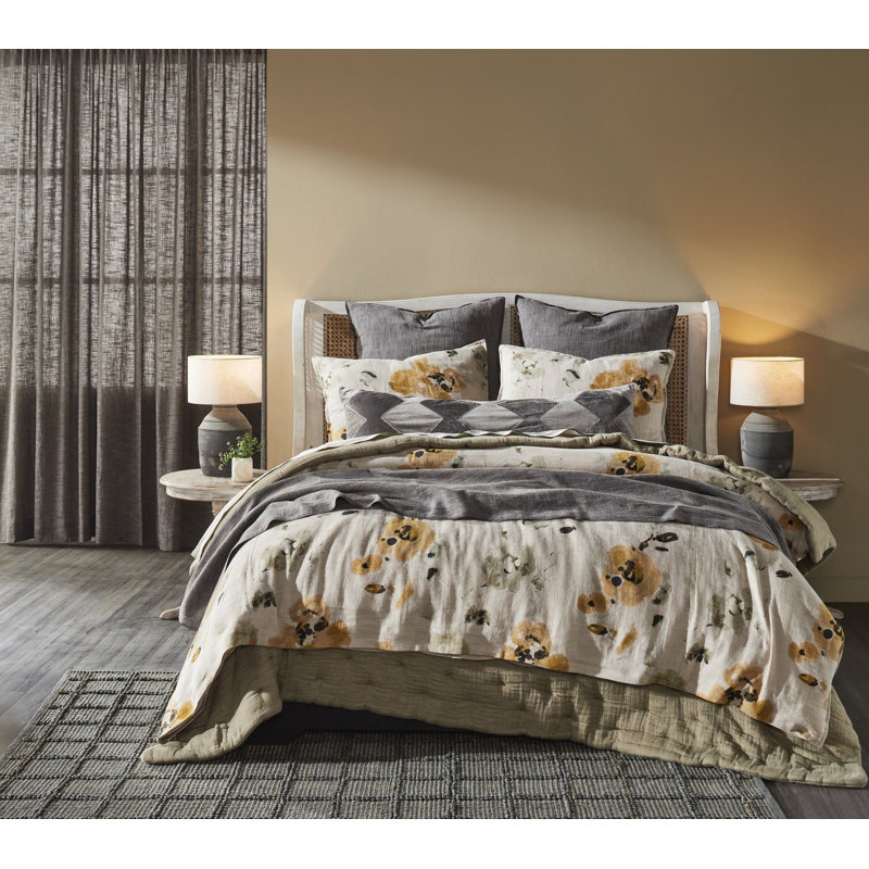 Harlow Sham, Black