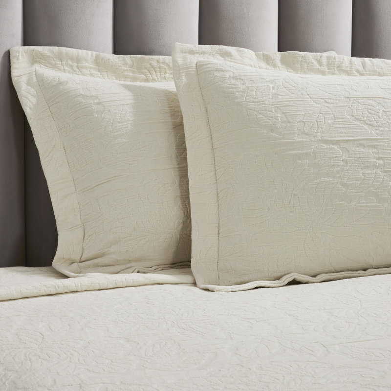 Hibiscus 100% Cotton Dual-Tone Matelassé Floral Bedspread Set , Queen Bedspread + 2 Standard Pillowshams, Ivory