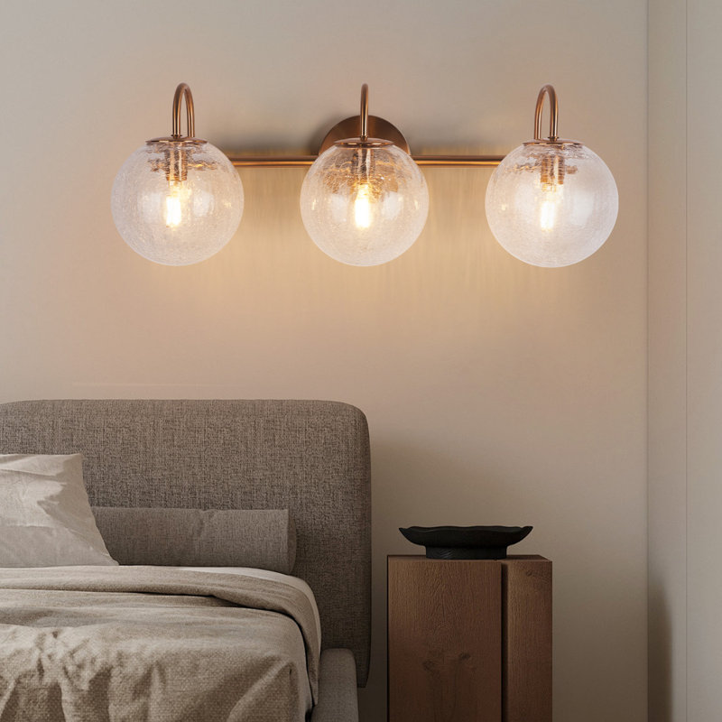 Applique murale moderne à 3 lumières de 23 po avec abat-jour en laiton et verre craquelé pour l'éclairage de la chambre à coucher et de la salle de bain. Ampoule non incluse