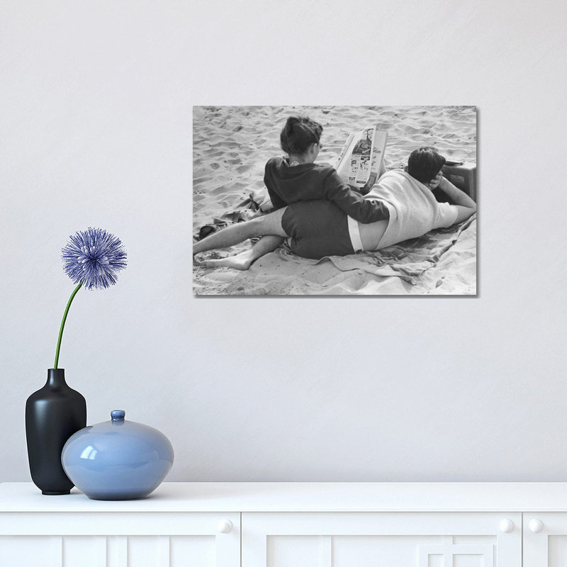 Couple On Beach (NYC, 1947) by Ruth Orkin - Print on Canvas, 30.48 cm H x 45.72 cm W, Wrapped Canvas