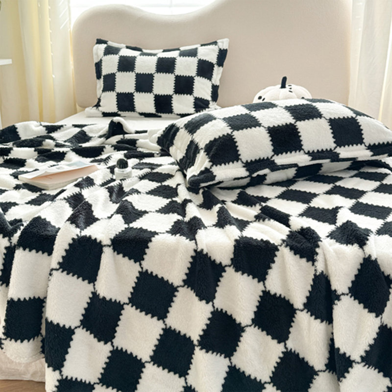 Checkered Lightweight Soft & Cozy Flannel Fleece Throw Blanket for Sofa & Bed in All Season, Black/White, 150cm x 200cm