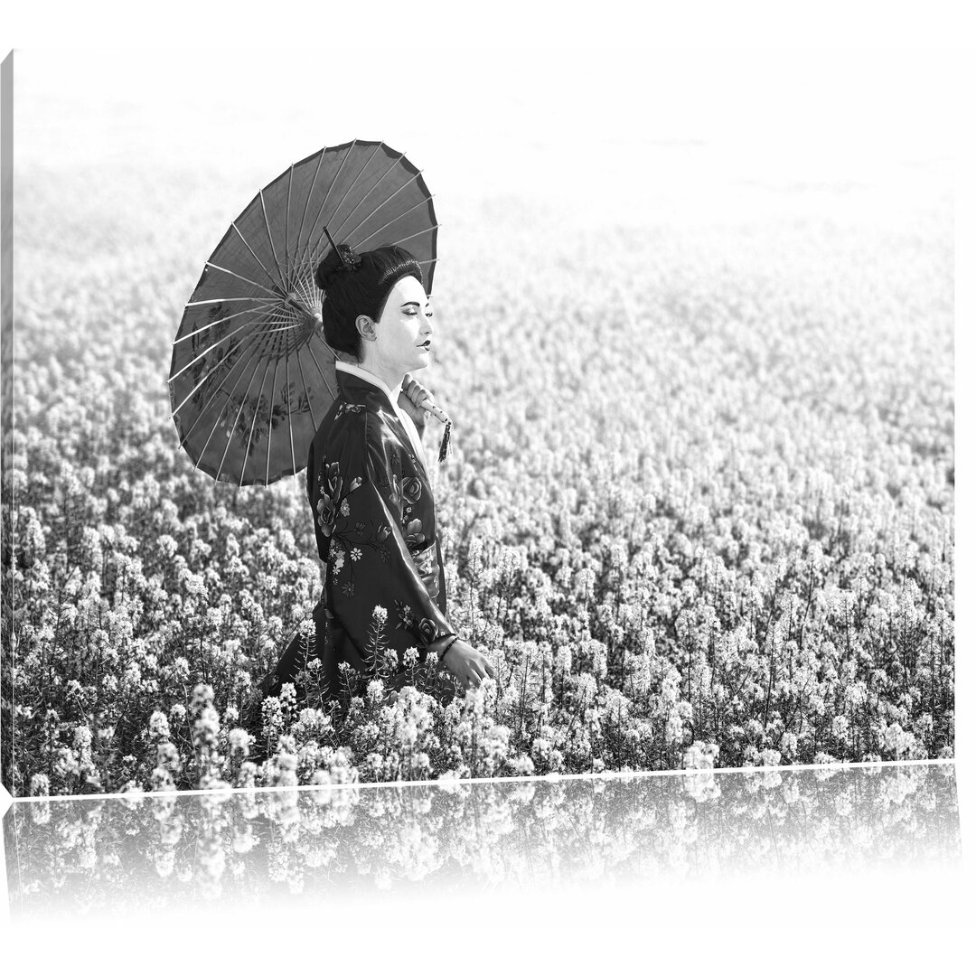 Leinwandbild „Geisha auf dem Feld“, Fotodruck