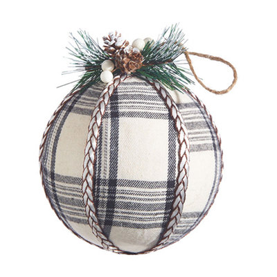 Ornement en forme de boule à carreaux