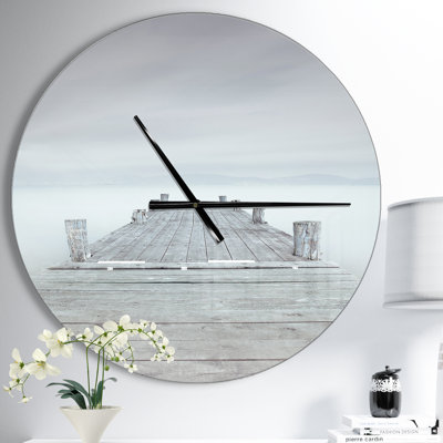 Wooden Pier in Cloudy Mood - Horloge murale moderne