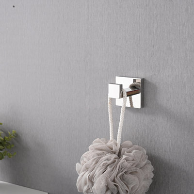 Paquet de 4 crochets à serviettes de salle de bain muraux en acier inoxydable, conception durable et peu encombrante pour les maisons modernes