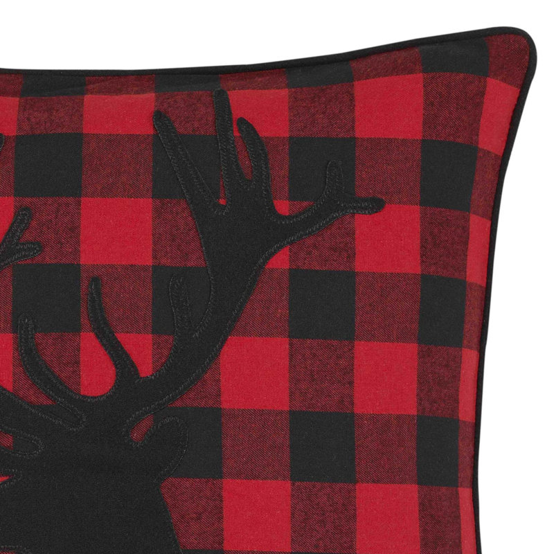 Coussin décoratif avec tête de cerf Cabin Plaid de Eddie Bauer