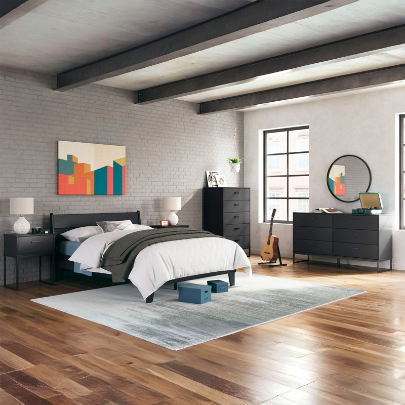 Gwendylon Platform Bed, Black, Queen