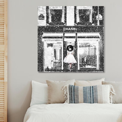 " Queen Of The Store Noir "