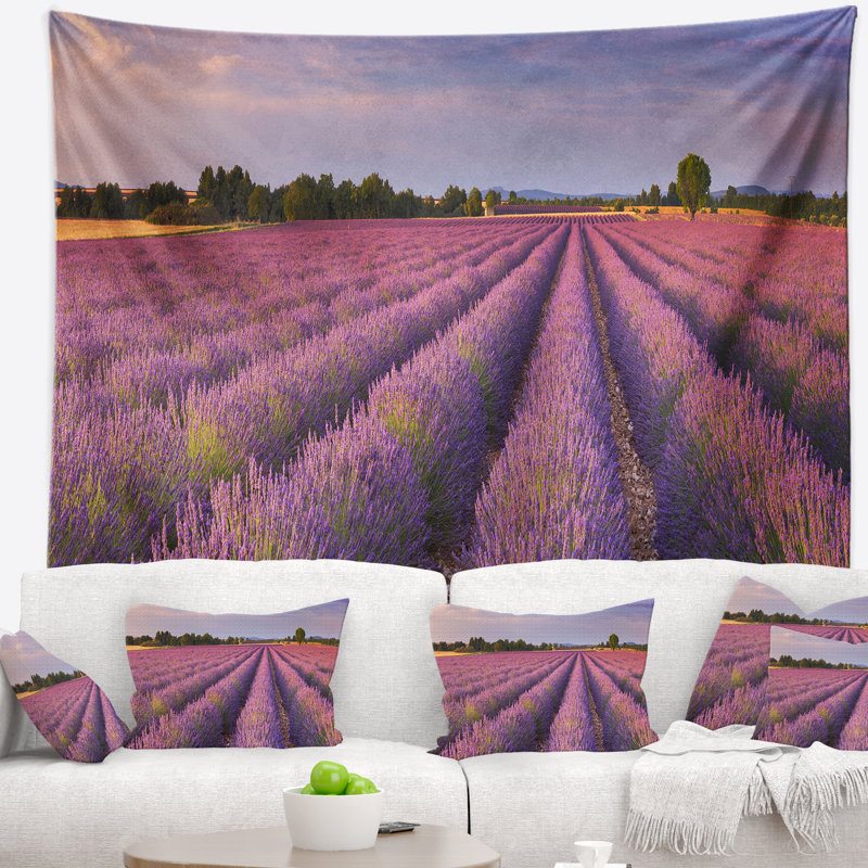 Paysage, lavande, rangées de fleurs en tapisserie, H 32 po x l 39 po