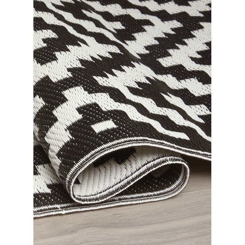Tapis d'extérieur Geo Aztec Geo, Aztec - Black & White, Rectangulaire 4 pi x 6 pi