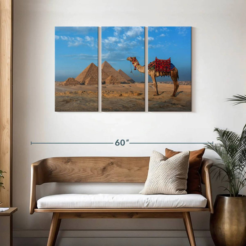 Chameau et pyramides égyptiennes, H 28 po x l 45 po