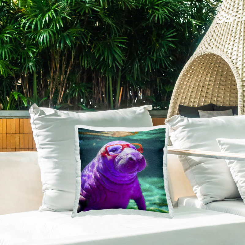 Coussin décoratif pour l'extérieur Manatee with Glasses par Sean Parnell