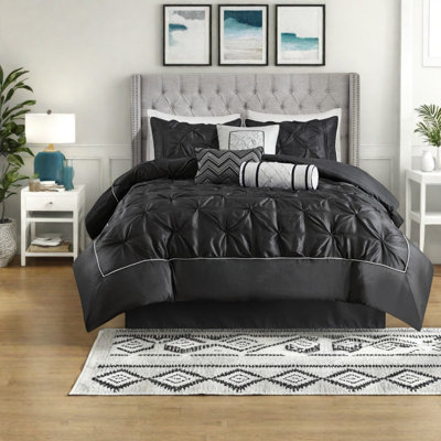 Ensemble de literie élégant pour très grand lit californien 7 pièces, conception à plis capitonnés en polyester pour chambre à coucher moderne