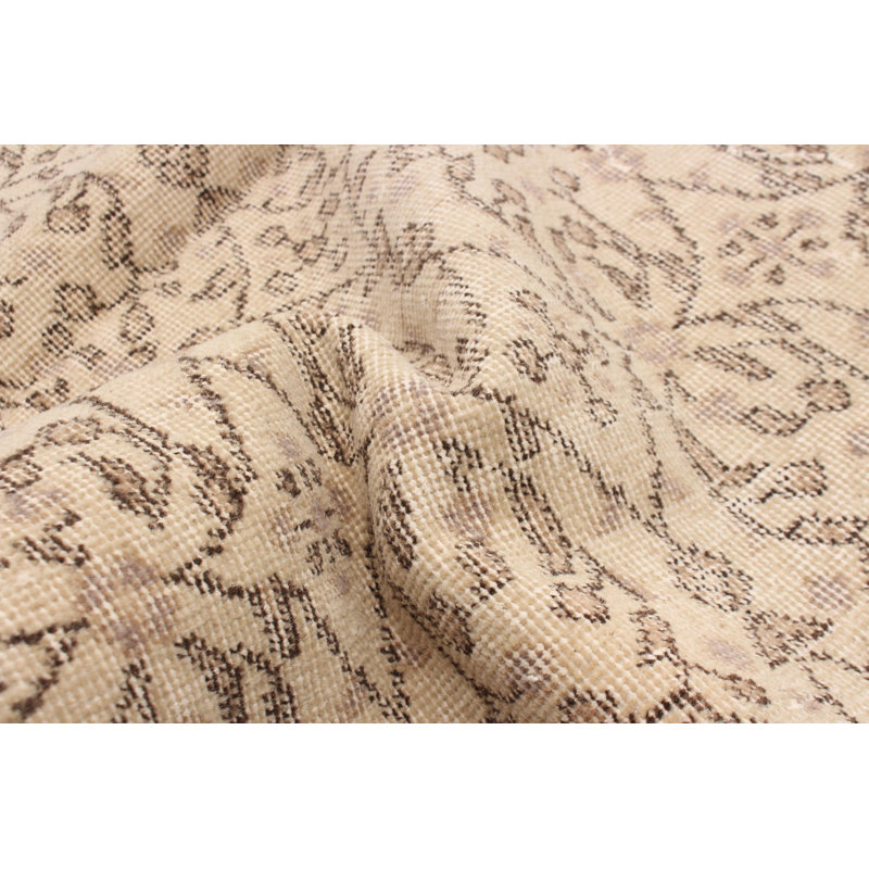 Tapis beige rétro Treanna 3 pi 8 po x 6 pi 8 po