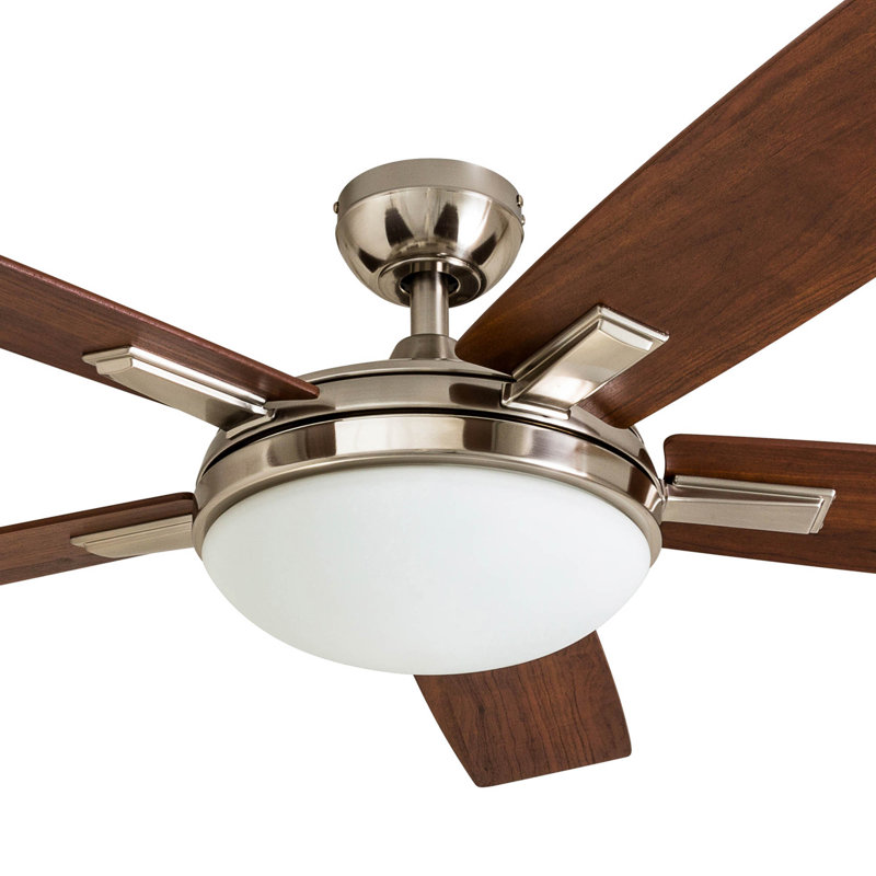 Ventilateur de plafond avec lumière DEL Emporia, Nickel brossé avec pales en noyer