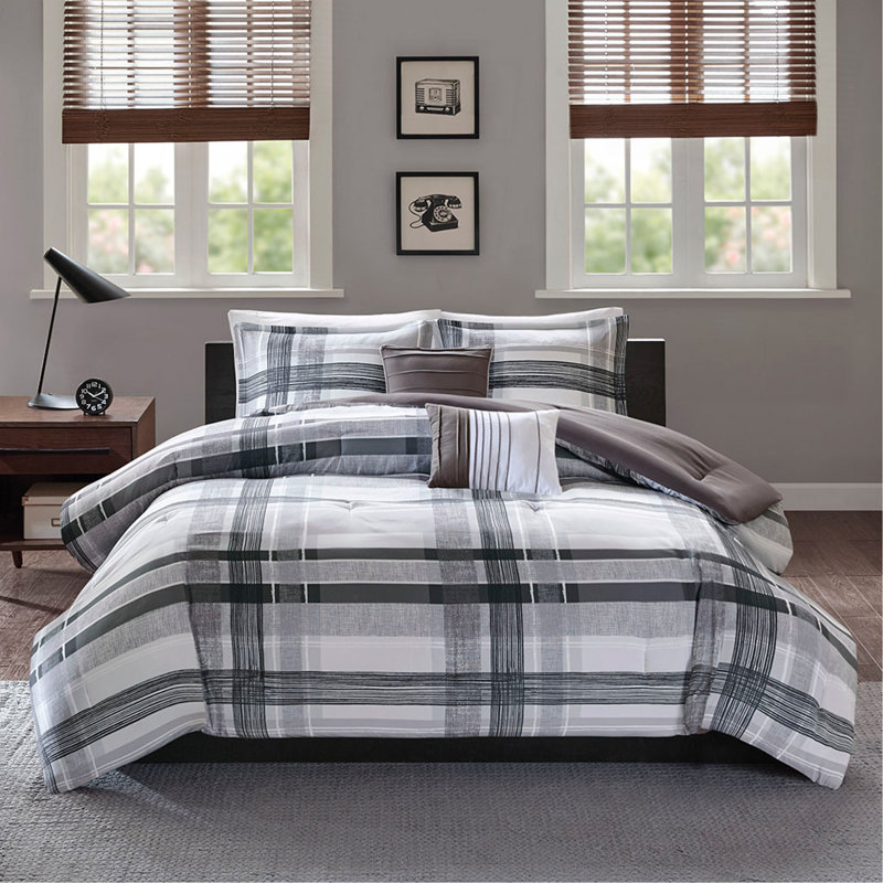 Full/Queen Plaid Comforter Set, Full/Queen Comforter + 4 Additional Pieces