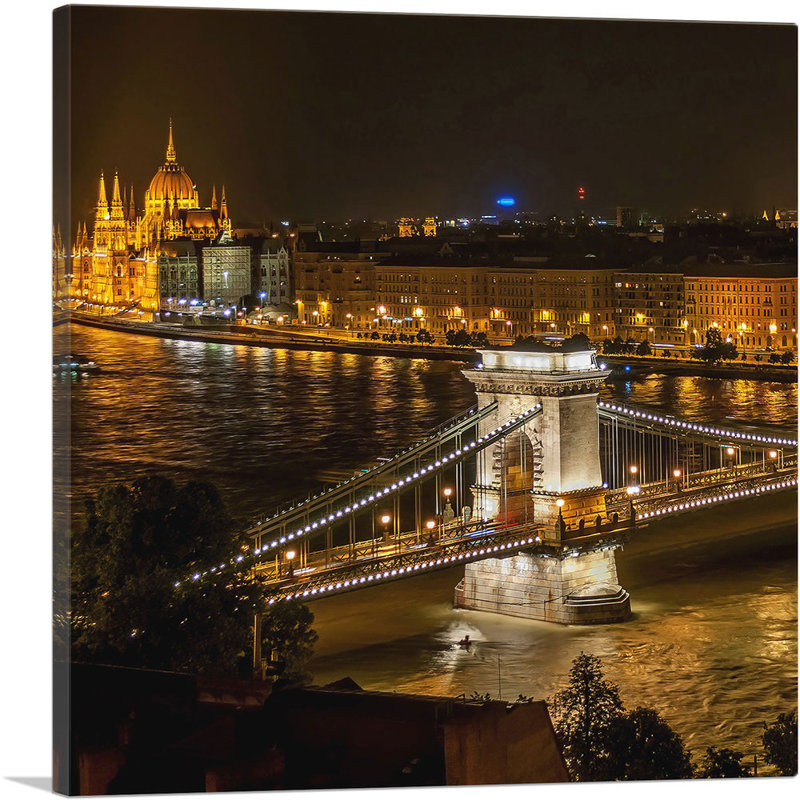 Vue de nuit sur le pont à chaînes de la Capitale de la Capitale de la ville de Budapest, H 12 po x l 12 po x P 1,5 po