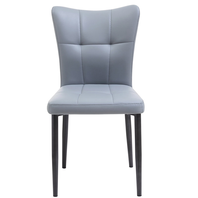 De 2 élégantes chaises de salle à manger à haut dossier avec siège en cuir et fer forgé robuste, idéales pour les occasions formelles